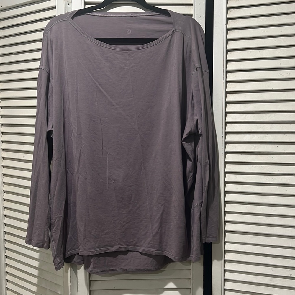 Lululemon Back in Action top
